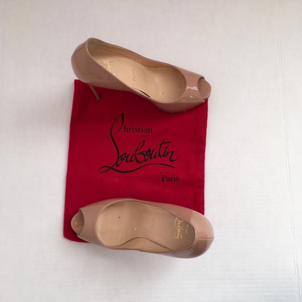 SOLD!!Christian Louboutin Very Prive - Picture 1 of 8